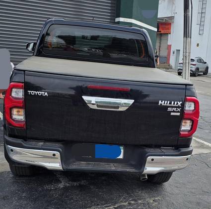 TOYOTA HILUX 2.8 D-4D TURBO DIESEL CD SRX PLUS 4X4 AUTOMÁTICO TOYOTA HILUX 2.8 D-4D TURBO DIESEL CD SRX PLUS 4X4 AUTOMÁTICO